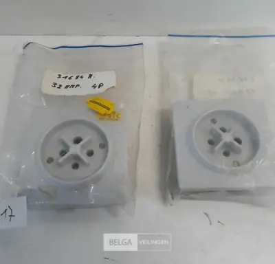 2 x Stopcontact Vynkier 4P 32A – kavel bij Belga Veilingen, Oudsbergen