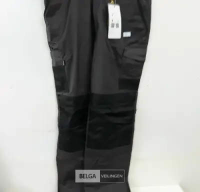 1 x Werkbroek grijs/zwart Free2be 52 – kavel bij Belga Veilingen, Oudsbergen