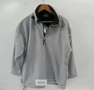 1 x Fleece trui korte rits licht grijs S – kavel bij Belga Veilingen, Oudsbergen