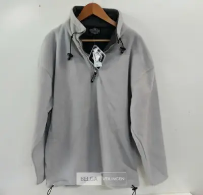1 x Fleece trui korte rits licht grijs L – kavel bij Belga Veilingen, Oudsbergen