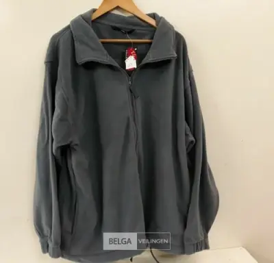 1 x Fleece trui lange rits grijs XXL – kavel bij Belga Veilingen, Oudsbergen