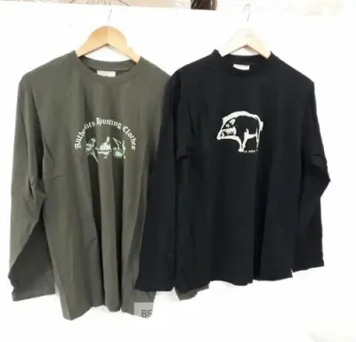 2 x T-shirt lange mouwen met print L – kavel bij Belga Veilingen, Oudsbergen