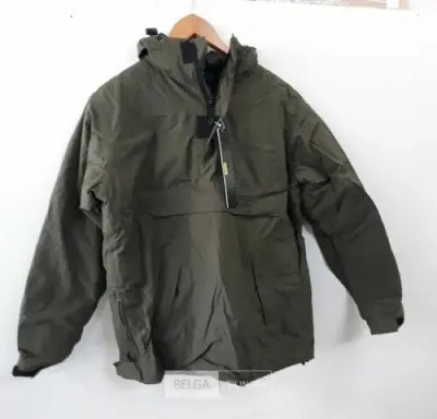 1 x Winterjacket korte rits olijf Vintage S – kavel bij Belga Veilingen, Oudsbergen
