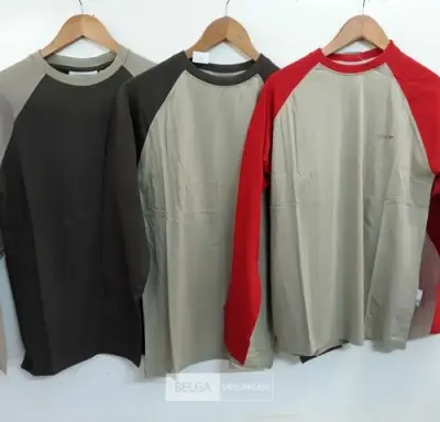 3 x T-shirt lange mouwen mix kleuren Parks S – kavel bij Belga Veilingen, Oudsbergen