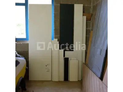 Diverse panelen en deuren – kavel bij Auctelia, Sankt Vith