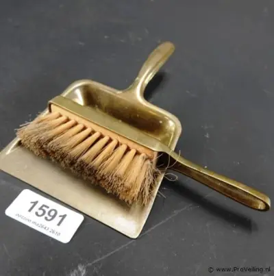 Vintage brons/messing schuier met borstel – kavel bij ProVeiling