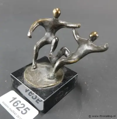 Bronzen sculptuur gesigneerd Corry Ammerlaan-van Niekerk – kavel bij ProVeiling