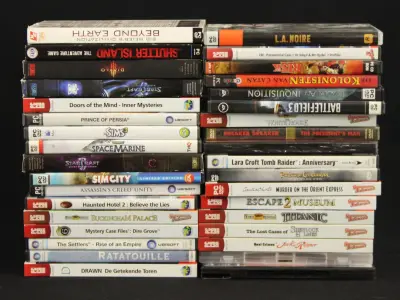 Collectie van 33 PC-games Diablo III, StarCraft II, Halo 2, Assassin's Creed, Tomb Raider & Meer – kavel bij De Kringwinkel, Antwerpen