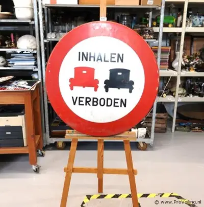 Vintage beschilderd ijzeren bord verboden in te halen – kavel bij ProVeiling, Wageningen