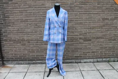 Geruite blazer en broek 'Essentiel Antwerp' – kavel bij De Kringwinkel, Brecht