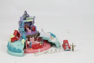 Polly Pocket speelhuisje - 101 Dalmatiers – kavel bij De Kringwinkel, Brecht