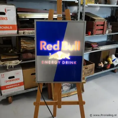 Verlichte reclame-lichtbak Red Bull – kavel bij ProVeiling, Wageningen