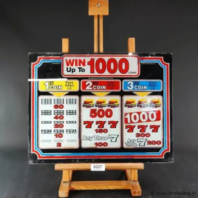 Dit is een vintage uitbetalingsglas (paytable glass) van een IGT Sizzling 7's gokautomaat – kavel bij ProVeiling, Wageningen