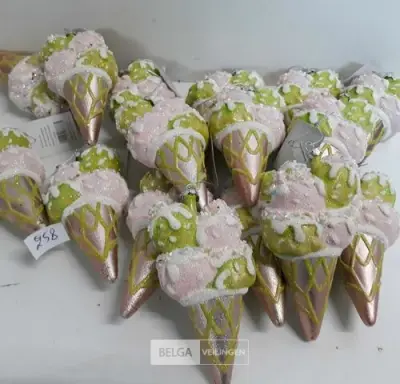 17 x Hangdeco ijsje roze/groen pvc 15 cm – kavel bij Belga Veilingen, Oudsbergen