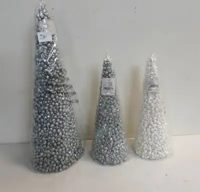 3 x Kegel isomo bollen 2 x 33 cm + 1 x 48 cm – kavel bij Belga Veilingen, Oudsbergen