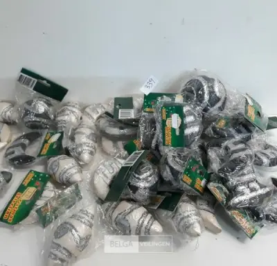 39 x Hangdeco mix zwart/wit – kavel bij Belga Veilingen, Oudsbergen