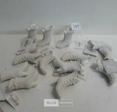 14 x Hangdeco laars wit 8 cm – kavel bij Belga Veilingen, Oudsbergen
