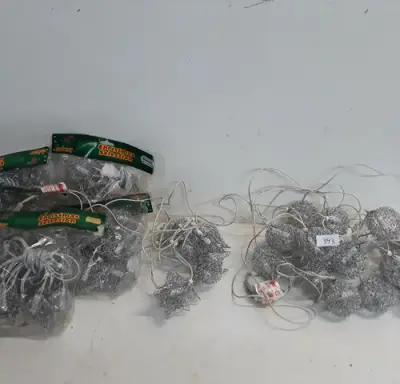 8 x Kerstverlichting 10 Lampen zilver ster/bal – kavel bij Belga Veilingen, Oudsbergen