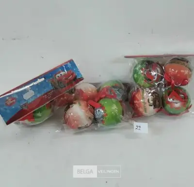 2 x Disney kerstballen cars 4 stuks – kavel bij Belga Veilingen, Oudsbergen
