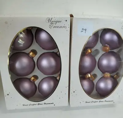 2 x Kerstballen glas 6 stuks paars – kavel bij Belga Veilingen, Oudsbergen