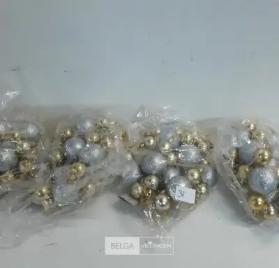 6 x Guirlande PVC goud zilver – kavel bij Belga Veilingen, Oudsbergen