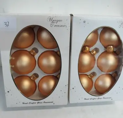 2 x Kerstballen glas 6 stuks goud mat – kavel bij Belga Veilingen, Oudsbergen