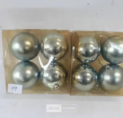 2 x Kerstballen pvc 4 stuks zilver – kavel bij Belga Veilingen, Oudsbergen