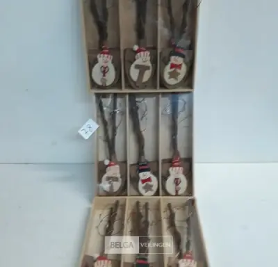 5 x Sneeuwman 6 stuks op schup 18 cm 3 assorti – kavel bij Belga Veilingen, Oudsbergen