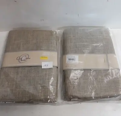 2 x Decostof beige gouden stipjes 2x1,35M – kavel bij Belga Veilingen, Oudsbergen