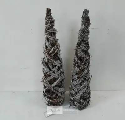 2 x Kerstkegel takken met frost 60 cm – kavel bij Belga Veilingen, Oudsbergen