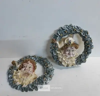 2 x Krans kerstman 30 cm polyester – kavel bij Belga Veilingen, Oudsbergen