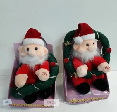 2 x Kerstman danst en zingt 30 cm – kavel bij Belga Veilingen, Oudsbergen