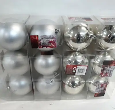 12 x Kerstbal pvc zilver 10 cm – kavel bij Belga Veilingen, Oudsbergen