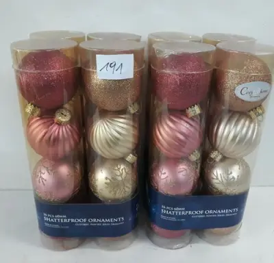 2 x Kerstballen 16 stuks pvc roze/goud – kavel bij Belga Veilingen, Oudsbergen