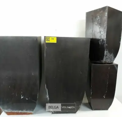 2 x Bloembakken set zinc 2 stuks met roestplekken – kavel bij Belga Veilingen, Oudsbergen