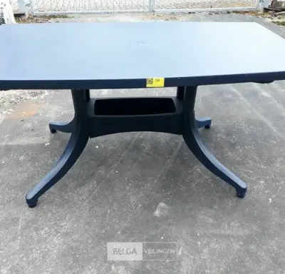 1 x Tuintafel groen PVC 160x90 cm Hartman – kavel bij Belga Veilingen, Oudsbergen