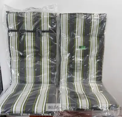 2 x Tuinkussen hoge rug 75x50x50 cm groen met lijnen – kavel bij Belga Veilingen, Oudsbergen