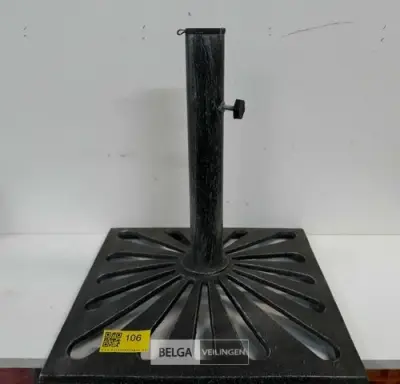 1 x Parasolvoet gietijzer 25 kg 45x45 cm – kavel bij Belga Veilingen, Oudsbergen