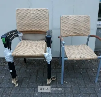 4 x Tuinstoel aluminium gevlochten rotan met teak leuning – kavel bij Belga Veilingen, Oudsbergen