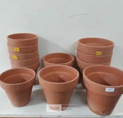 12 x Terracotta bloempot 3 assorti – kavel bij Belga Veilingen, Oudsbergen