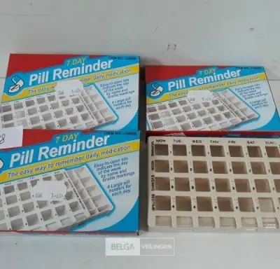 4 x Pillendoos 7dagen 4per dag – kavel bij Belga Veilingen, Oudsbergen