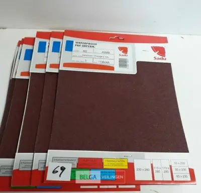 10 x Schuurpapier waterproof K 80 3 vellen – kavel bij Belga Veilingen, Oudsbergen