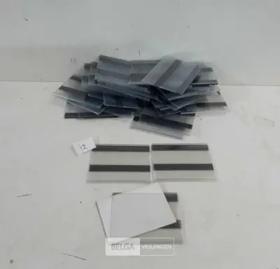35 x Magnetische etikettenhouder 10x8 cm – kavel bij Belga Veilingen, Oudsbergen