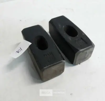 2 x Hamerblok 1 kg – kavel bij Belga Veilingen, Oudsbergen