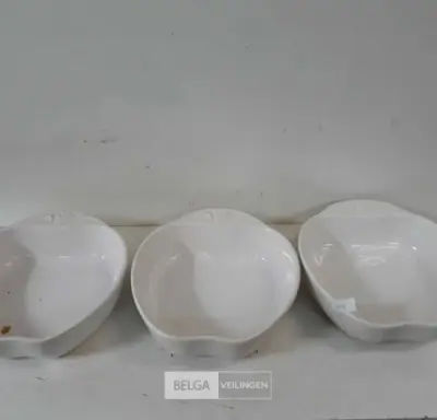 3 x Ovenschotel +/- 27 cm – kavel bij Belga Veilingen, Oudsbergen