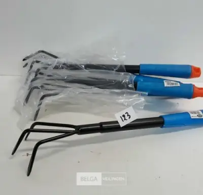 3 x Hand cultivator met 3 tanden – kavel bij Belga Veilingen, Oudsbergen