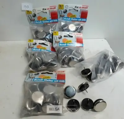 6 x Meubelglijders met nagel 30 mm 16 stuks – kavel bij Belga Veilingen, Oudsbergen