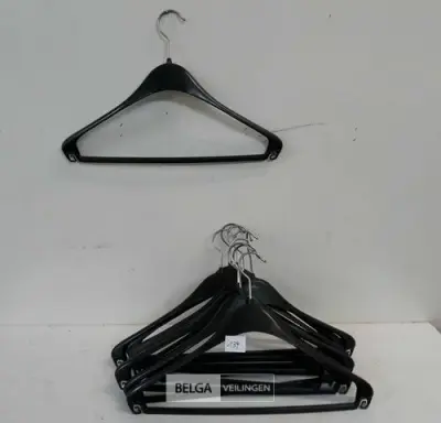 10 x Kleerhanger pvc zwaar model gebruikt – kavel bij Belga Veilingen, Oudsbergen