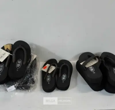 8 x Teenslippers zwart mix 39-40 – kavel bij Belga Veilingen, Oudsbergen