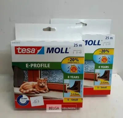 2 x Tochtband rubber bruin 9x1-3,5mm 25 M Tesa – kavel bij Belga Veilingen, Oudsbergen